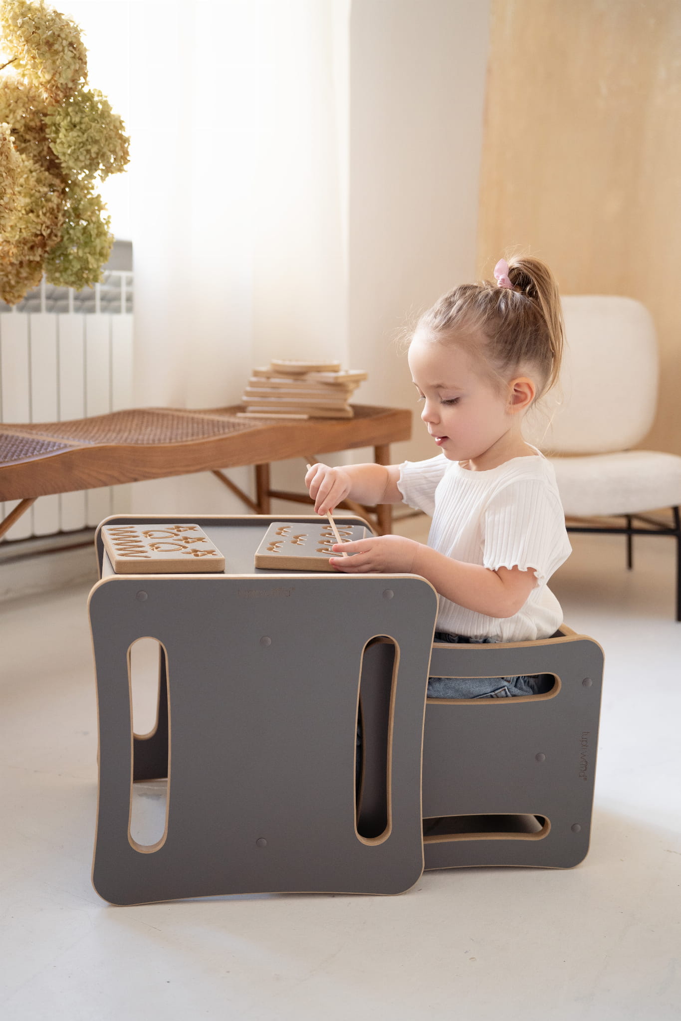 Smally + Biggy - chaise / table 2en1 - gris
